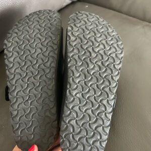 Kids Arizona Birkenstocks size 34 (size 3)